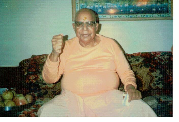 Maharajshri Swami Akhandanand Saraswatiji - Photo by Mrs. J. Grover